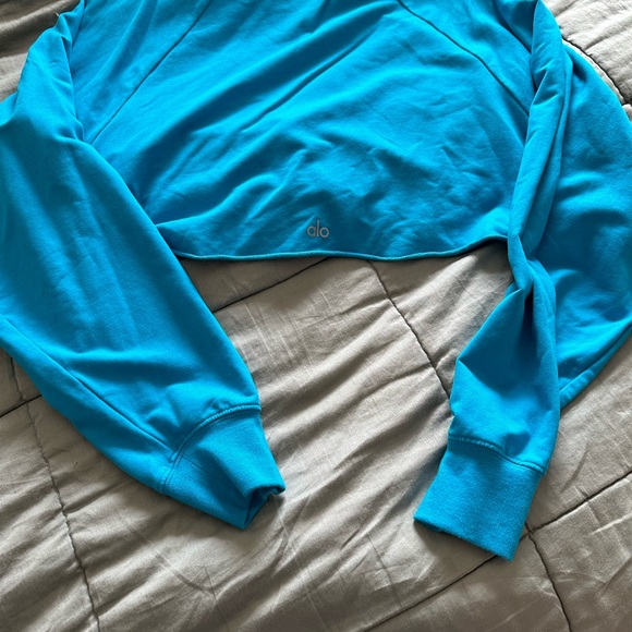 Bright Blue Cropped Long Sleeve Alo Yoga Size small - Picture 3 of 3